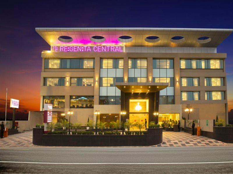 Regenta Central Cassia Zirakpur Chandigarh Hotel Exterior photo